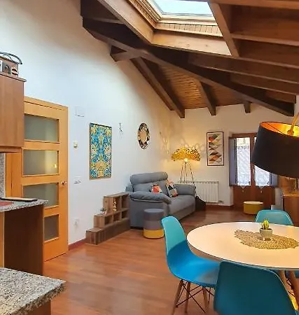Cal Tranquil Camprodon, Acollidor Atic Al Centre