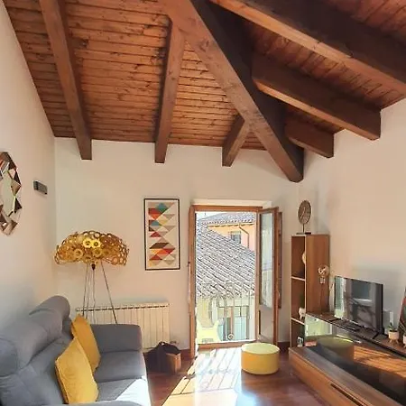 Cal Tranquil Camprodon, Acollidor Atic Al Centre Apartment Camprodon