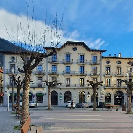 Cal Tranquil Camprodon, Acollidor Atic Al Centre Apartment Camprodon